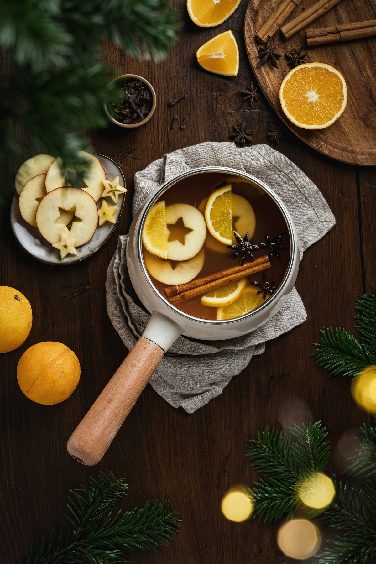 Cozy Simmering Spices 21 oz scented candle